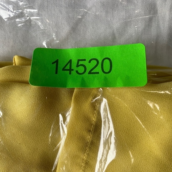 Torrid Women's Yellow Sleeveless Button V-Neck Sheer Blouse Size 4X - Picture 9 of 9